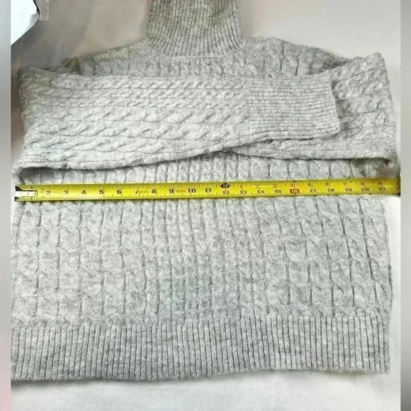 NWT - Francesca’s Miami Collection Becci Turtleneck Pullover (Size XL) - Picture 2 of 5